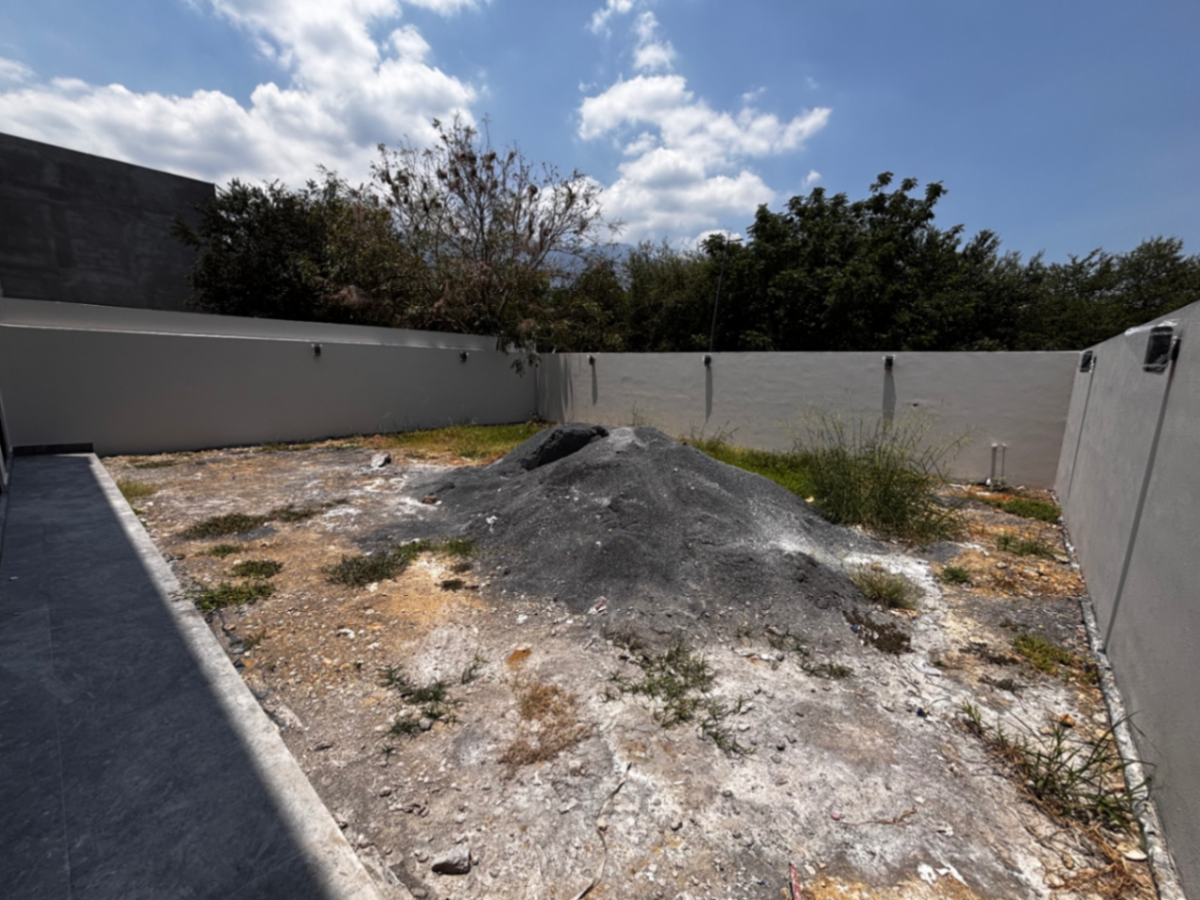 Casa en Venta en Los Nogales, Santiago, Nuevo León