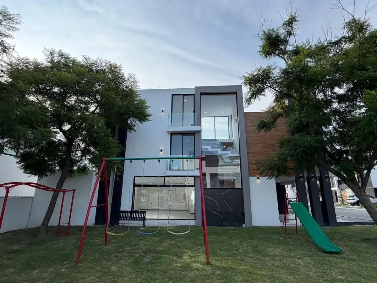 Casa en renta en Lomas de Angelópolis, San Andrés Cholula — foto 1 de 18