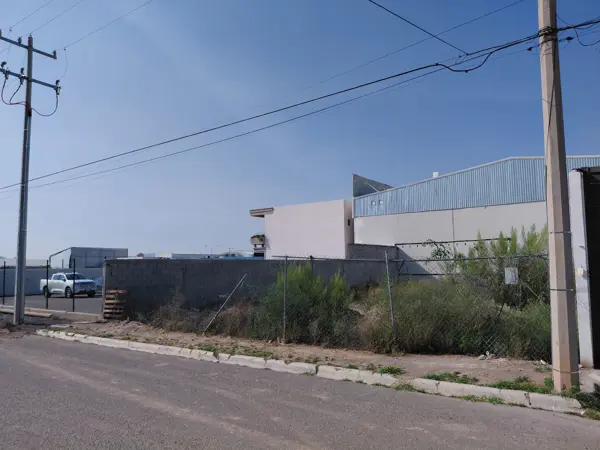 Terreno en venta en Valle Real, Saltillo — foto 3 de 4