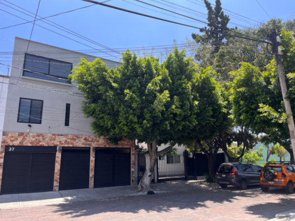 Casa en Cimatario remodelada, excelentes espacios
