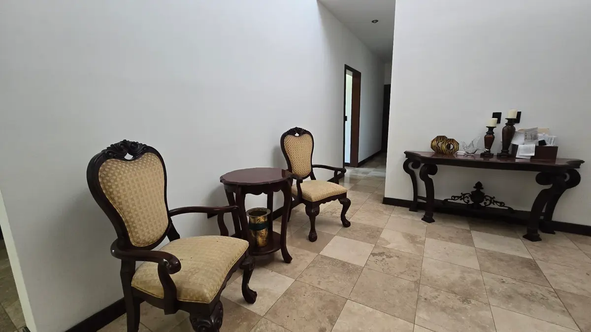 Vista 5 de Casa con jardín, alberca, jacuzzi, salon de juegos ideal para familias grandes