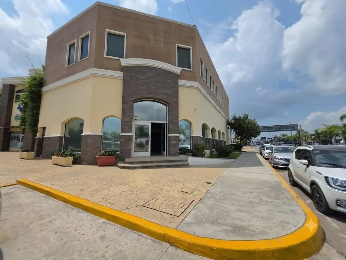 Edificio en renta en Américo Villarreal, Altamira — foto 1 de 22