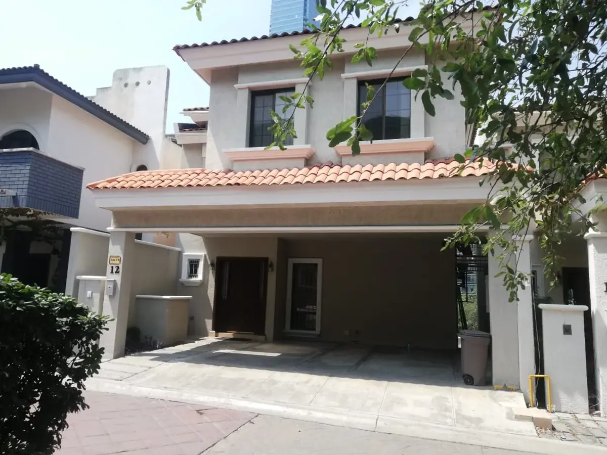 Casa en renta en Las Privanzas, San Pedro Garza García — foto 1 de 15