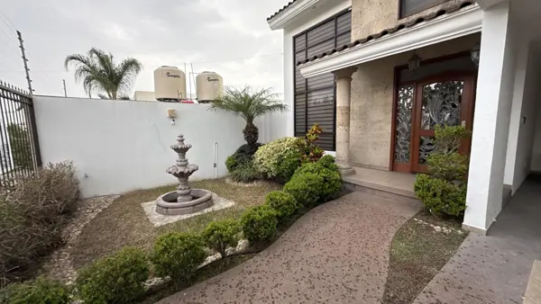 Casa en venta en Gran Jardin, León — foto 3 de 36