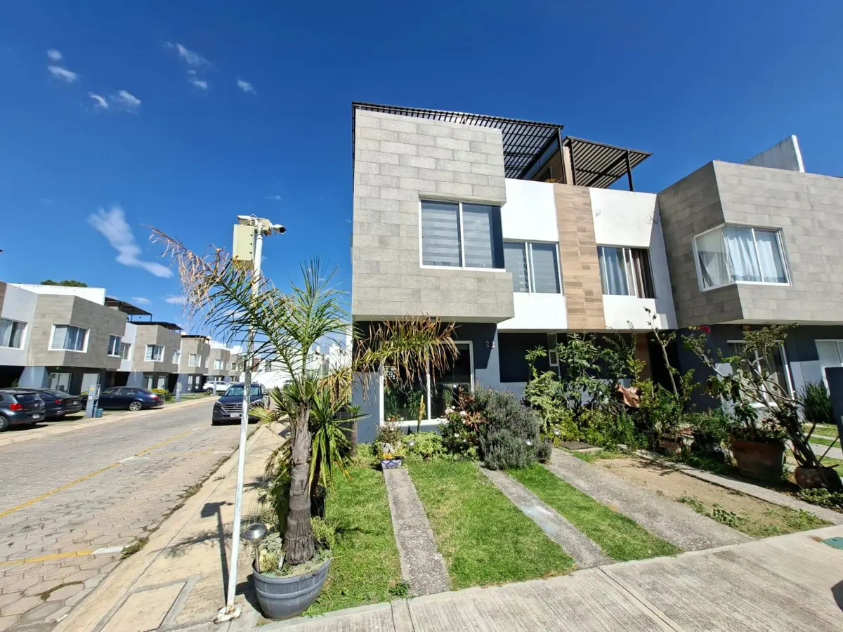 Casa en venta en Cuautlancingo, Cuautlancingo — foto 1 de 27