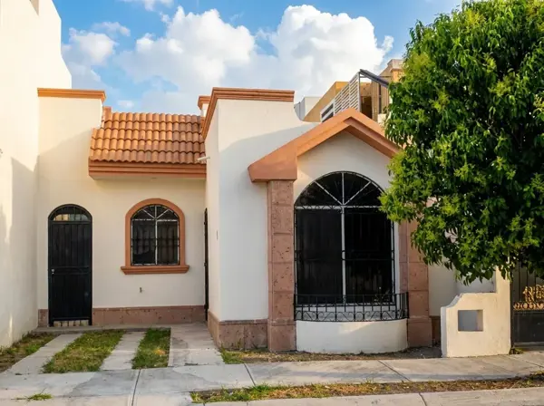 Casa en renta en La Fuente, Saltillo — foto 2 de 9