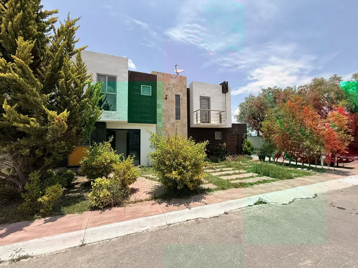 Casa en venta en Paseos de Chavarría, Mineral de la Reforma — foto 1 de 16