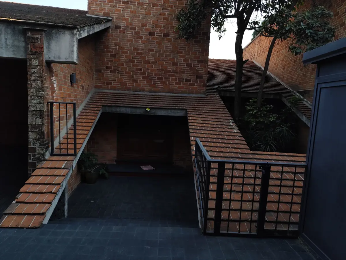Casa en renta en Bosques de las Lomas, Cuajimalpa de Morelos — foto 1 de 17