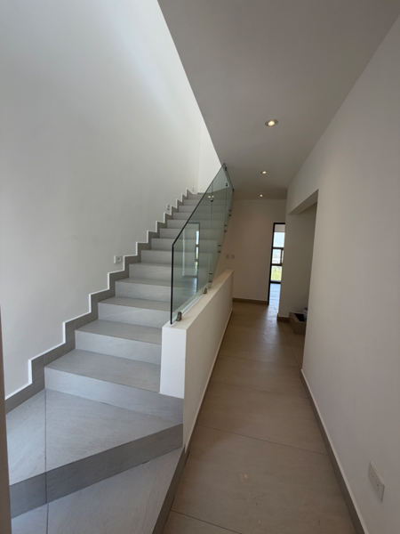 Casa en venta en Porto Cumbres, García — foto 3 de 35