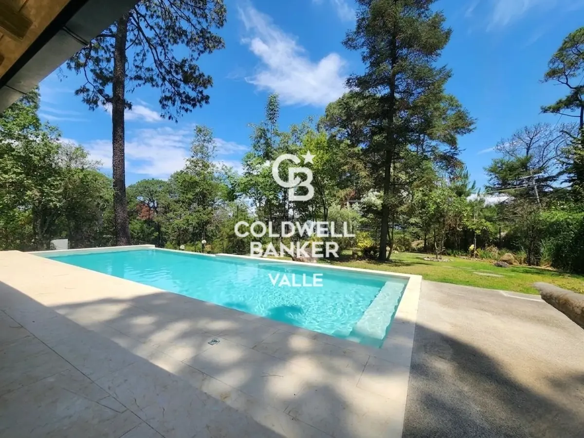 Casa en venta en Avandaro, Valle de Bravo — foto 1 de 26