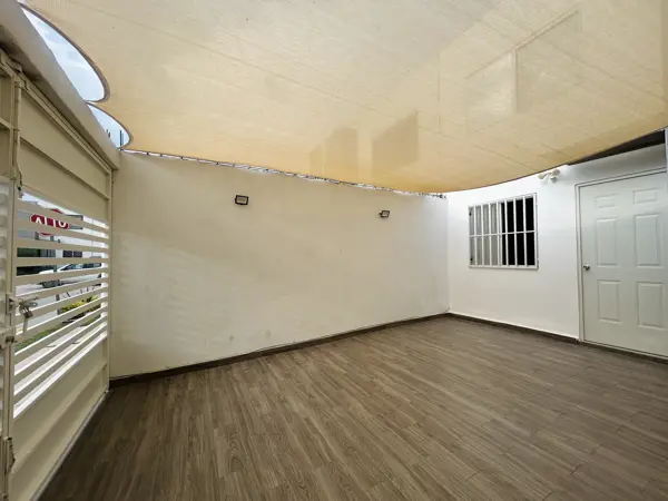 Casa en venta en Los Héroes León, León — foto 2 de 25