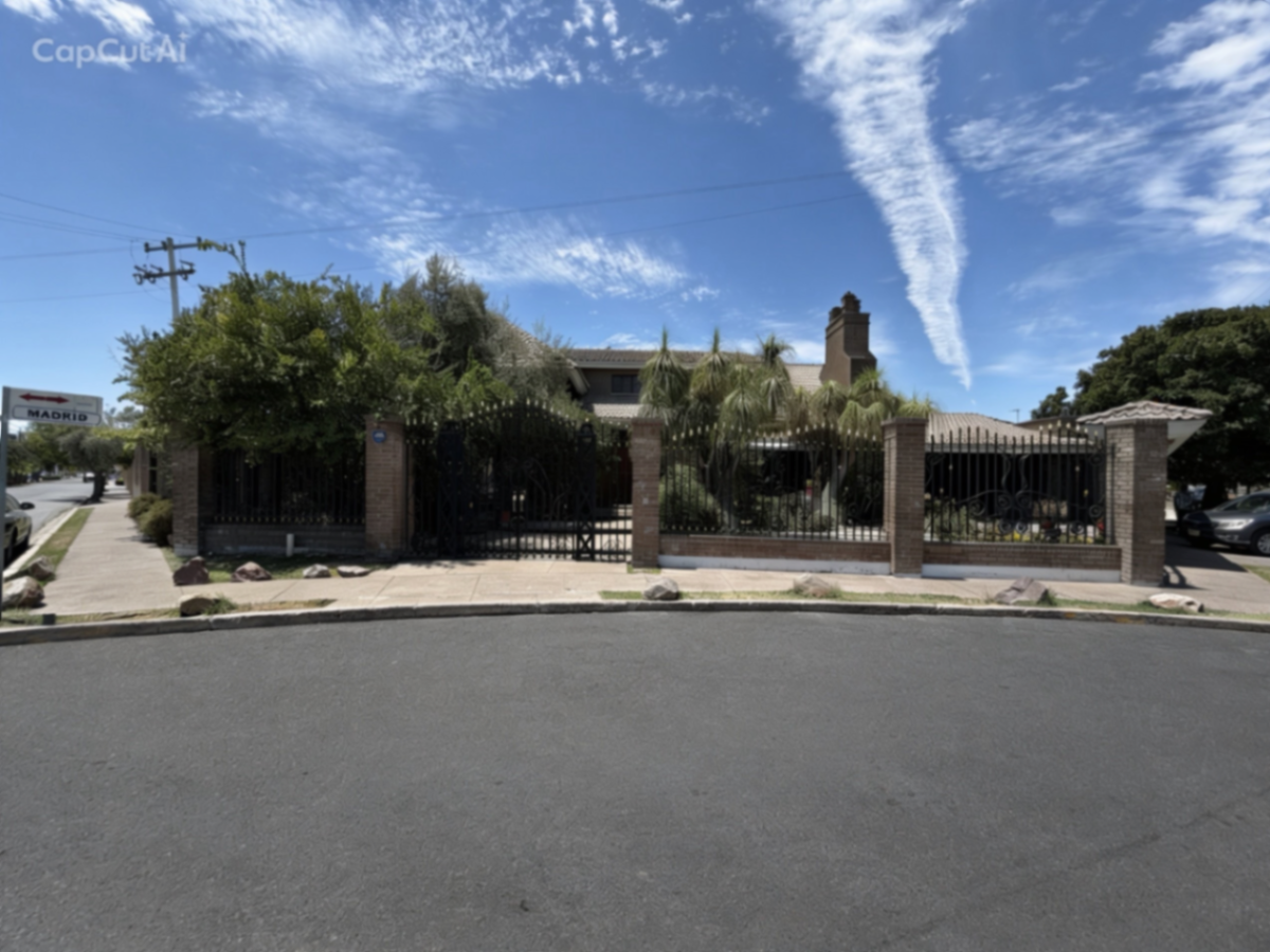 Casa en Venta en Torreón, Colonia San Isidro: Amplia Residencia con Jardín Casa en Venta en Torreón, Colonia San Isidro: Amplia Residencia con Jardín