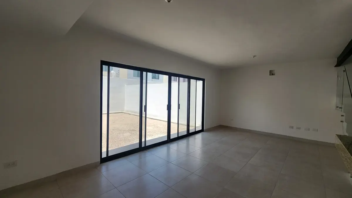 Vista 5 de Casa en Renta en Los Viñedos, amplio jardín