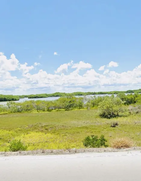 | Terreno en venta a unos pasos del mar |