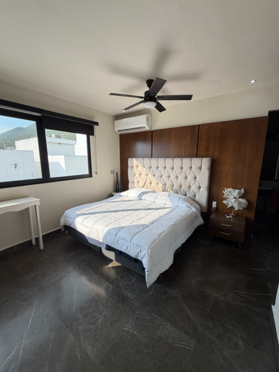 Casa en Venta en Lomas del Vergel, Monterrey, Nuevo León