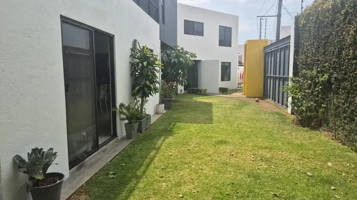 Casa en venta en Jardines de Ahuatlán, Cuernavaca — foto 1 de 19