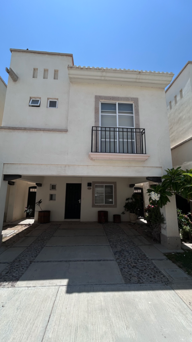 Casa en Renta en Residencial Senderos, Torreón, Coahuila - Comunidad Cerrada con Amenidades Casa en Renta en Residencial Senderos, Torreón, Coahuila - Comunidad Cerrada con Amenidades