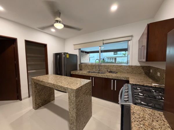 Casa en renta en Residencial Bambú, Playa del Carmen — foto 3 de 33