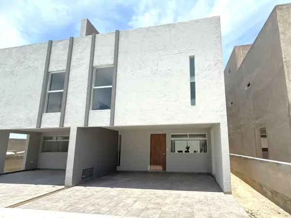CASA EN PREVENTA CON ROOF GARDEN EN TLAXCALANCINGO, SAN ANDRÉS CHOLULA.