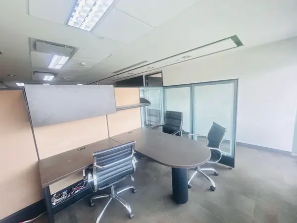 SE RENTA OFICINA AMUEBLADA - PALMAS CORPORATIVO AAA
