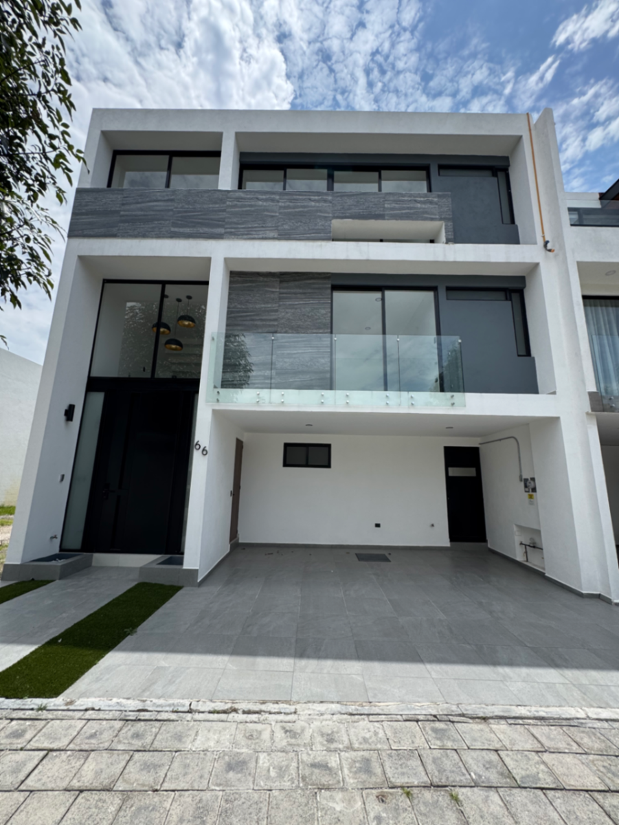 Casa en renta en Lomas de Angelópolis, San Andrés Cholula — foto 1 de 41