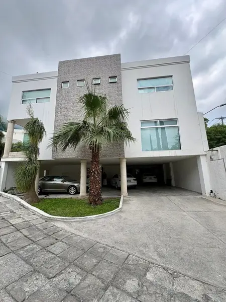 CASA EN RENTA - ZONA SAN PEDRO, CARRIZALEJO.