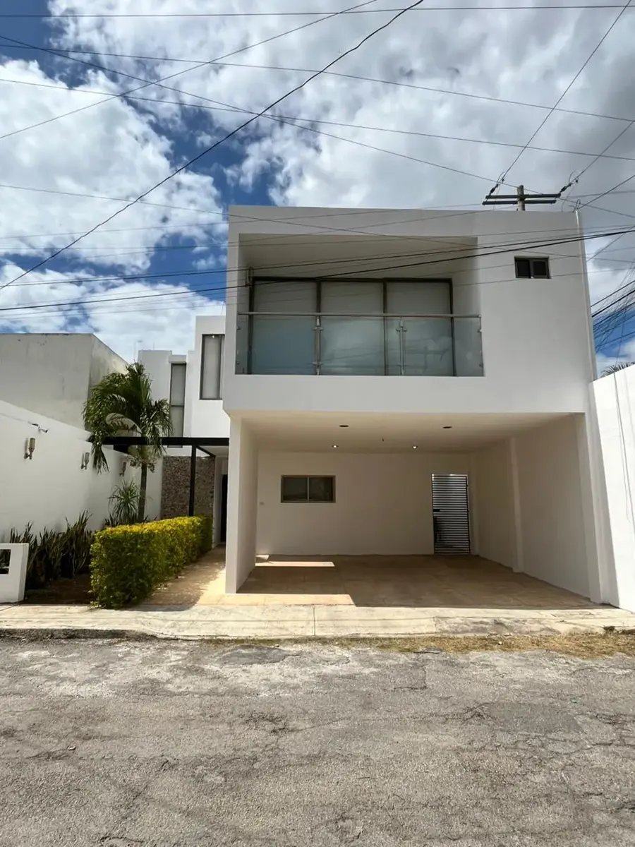 Casa en venta en Leandro Valle, Mérida — foto 1 de 18