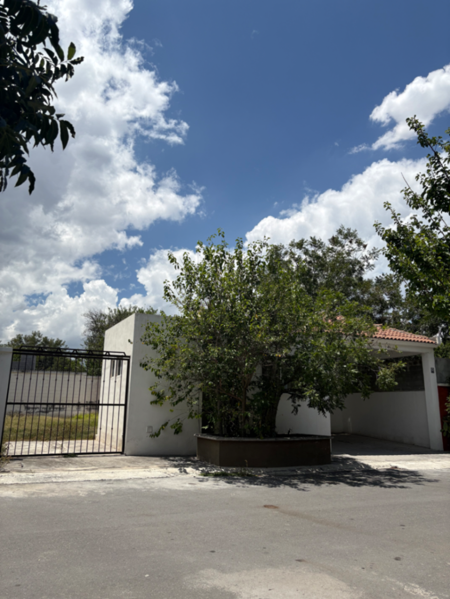 Casa en renta en La Rosaleda, Saltillo — foto 1 de 32
