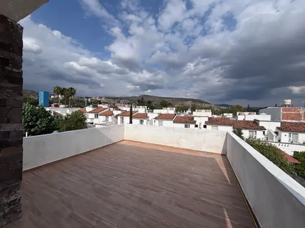 Casa en venta en Valle de los Castillos, León — foto 2 de 20