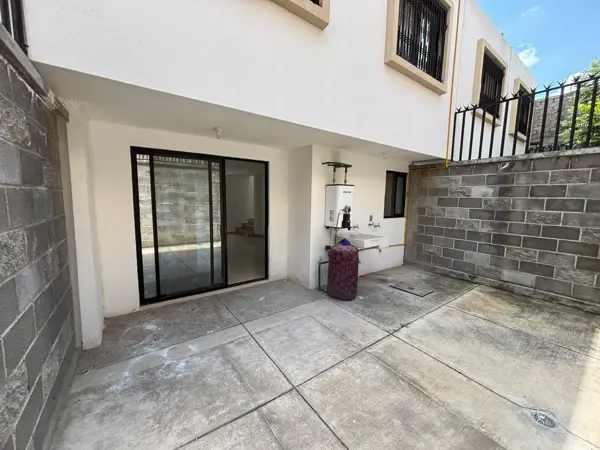 Casa en venta en Valle del Roble, León — foto 3 de 18