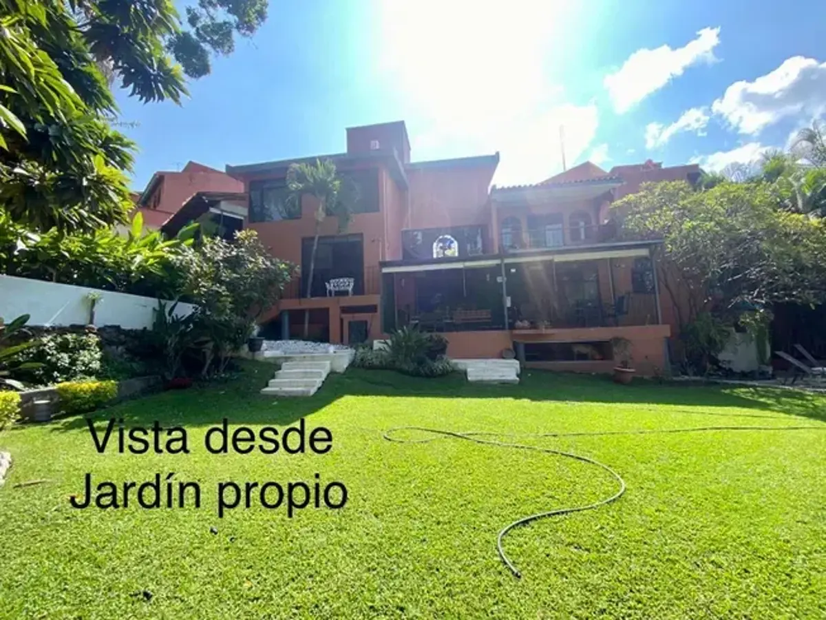 Casa en venta en Bosques de Palmira, Cuernavaca — foto 1 de 24