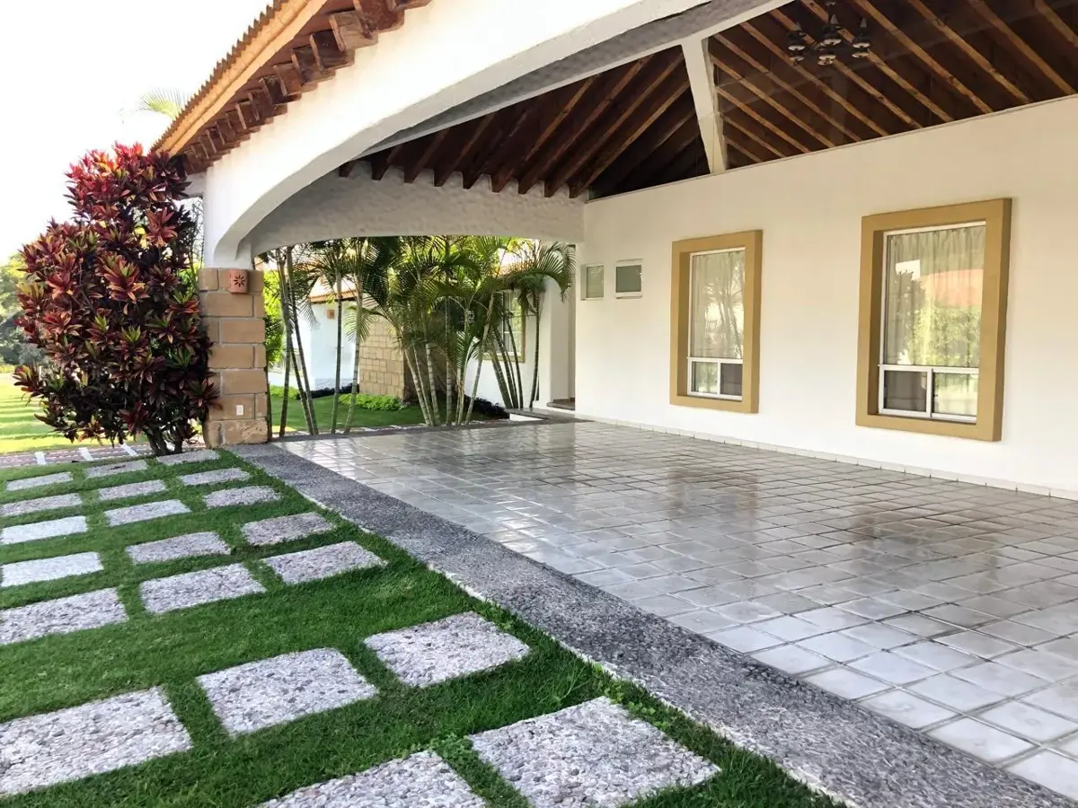 Casa en venta en Lomas de Cocoyoc, Atlatlahucan — foto 1 de 26