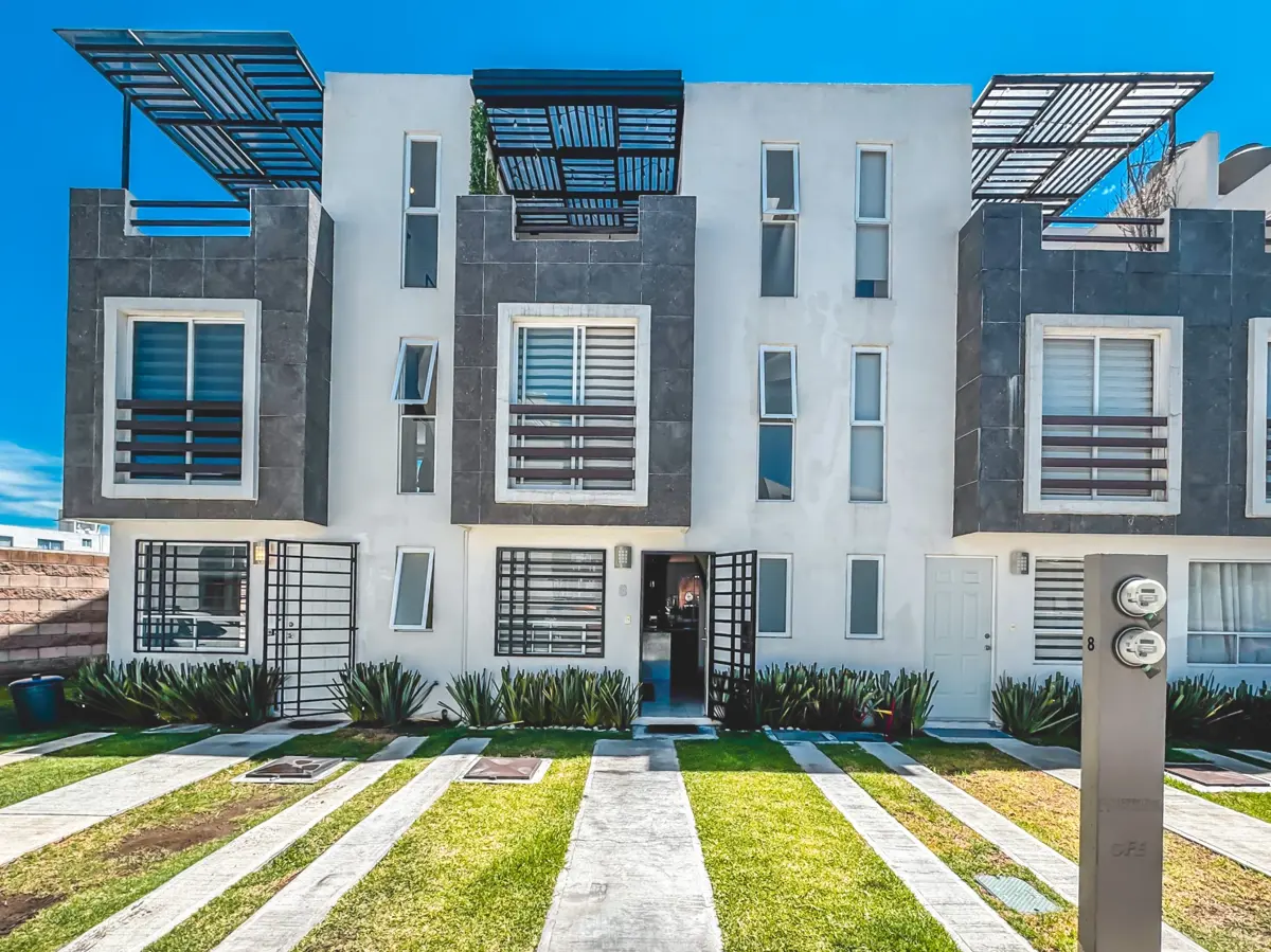 Casa en venta en San Francisco Ocotlán (Ocotlán), Coronango — foto 1 de 31