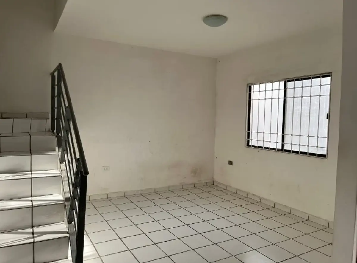 Vista 4 de CASA EN RENTA – RESIDENCIAL IBERO