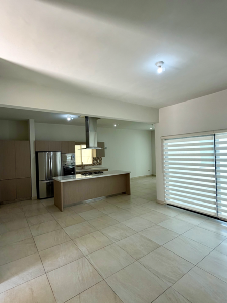 Casa en renta en Torrealta Residencial, Saltillo — foto 3 de 17