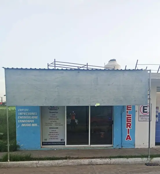 RENTO LOCAL COMERCIAL EN AVENIDA PRINCIPAL