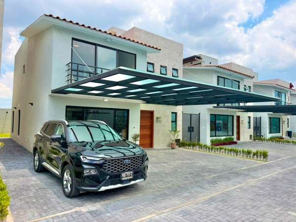 Casa en Venta en San Salvador Tizatlalli, Metepec con Amplias Amenidades