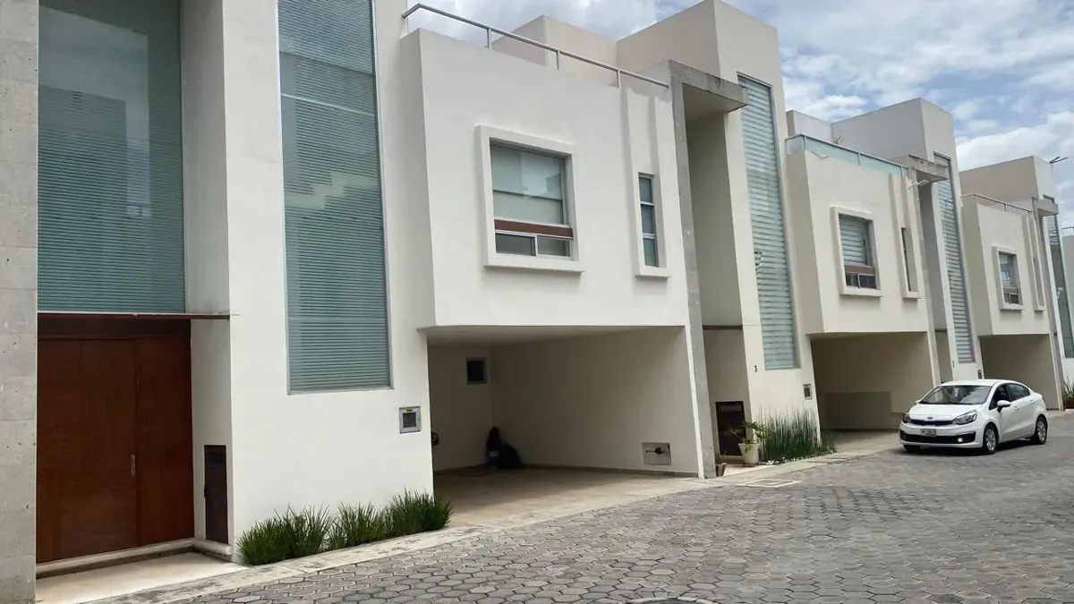 Casa en venta en San Bernardino Tlaxcalancingo, San Andrés Cholula — foto 1 de 24