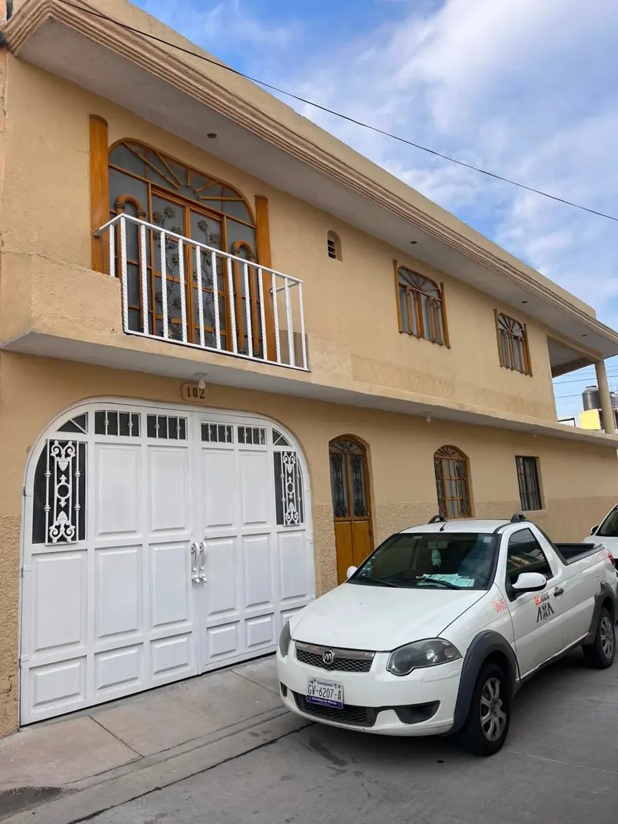 Casa en venta en Leon II, León — foto 1 de 16