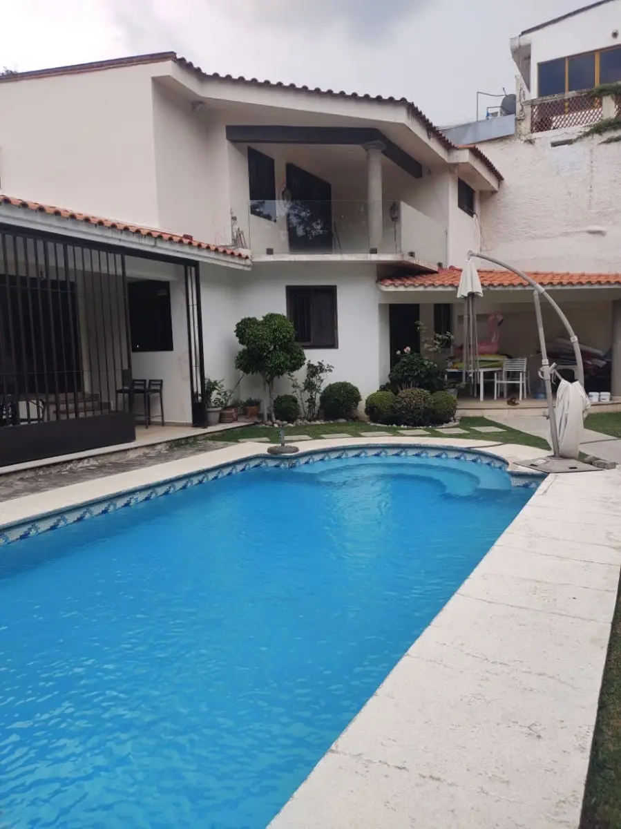 Casa en venta en Lomas de Atzingo, Cuernavaca — foto 1 de 23