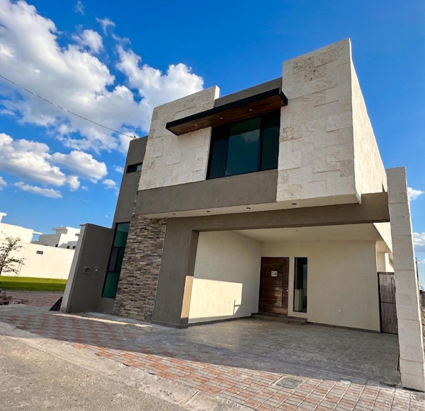 Casa en venta en Privanzas del Campestre, Arteaga — foto 2 de 29