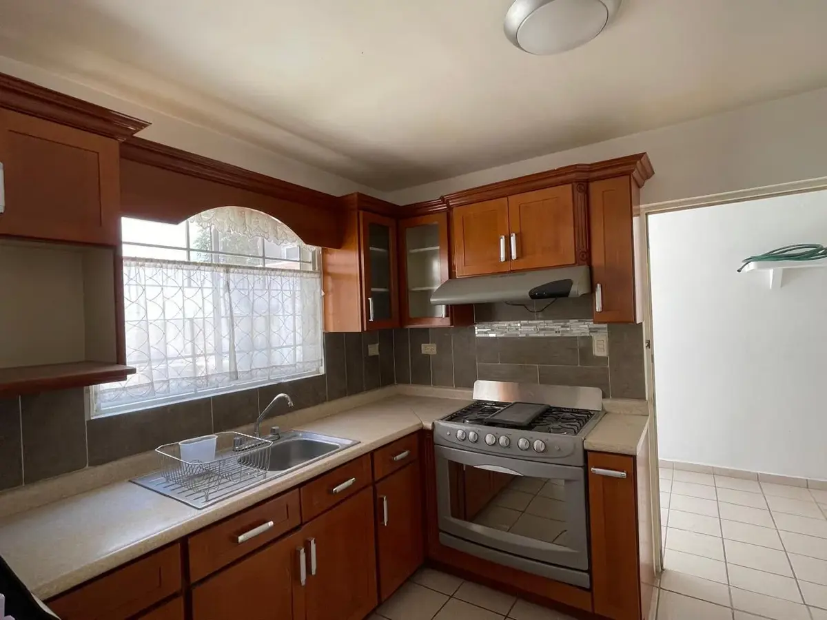 Vista 3 de CASA VENTA SENDEROS