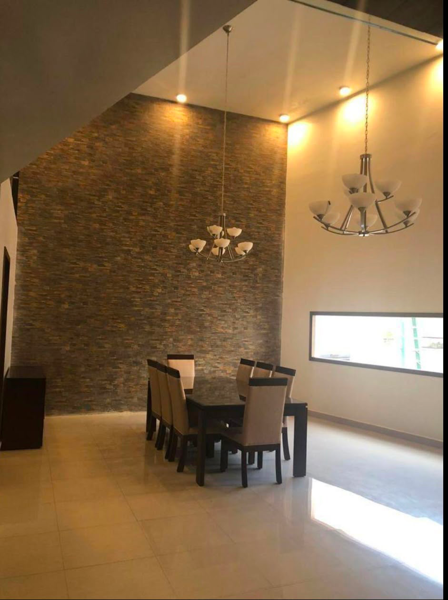 Casa en venta en Del Valle, Saltillo — foto 2 de 15