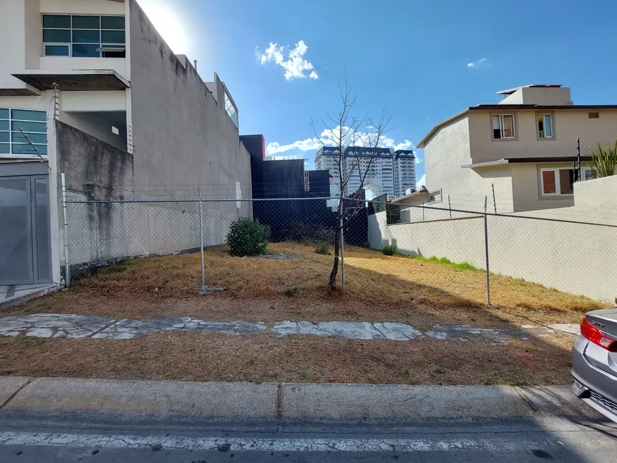 Terreno en venta en Hacienda de las Palmas, Huixquilucan — foto 1 de 11