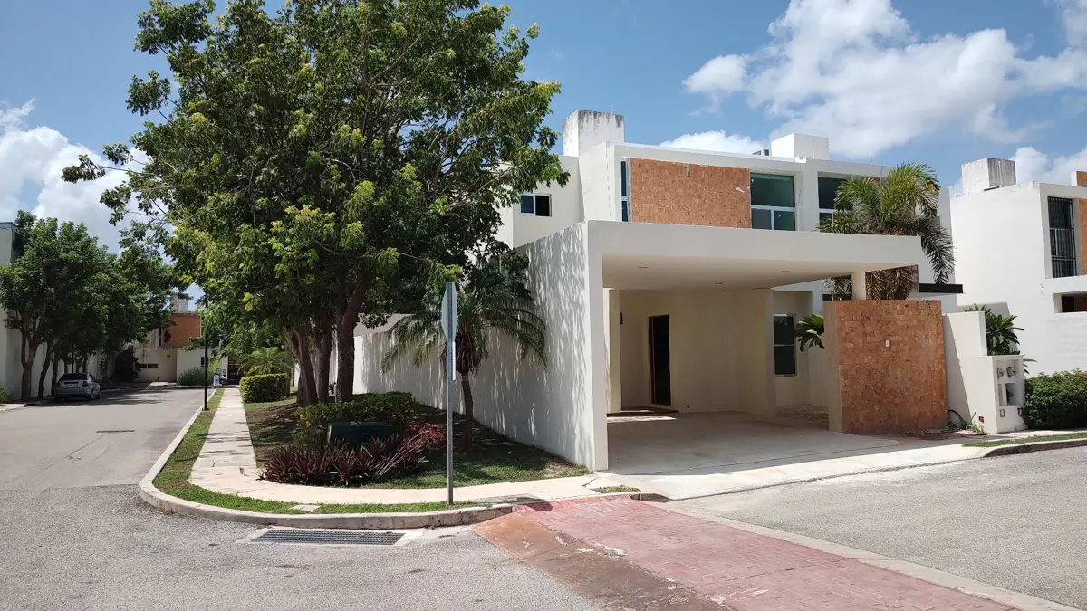 Casa en venta en Leandro Valle, Mérida — foto 1 de 19