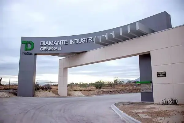 Nave Industrial  en Subarrendamiento. 
Área total de construcción de 54,941 m2 y 117,38 de terreno.