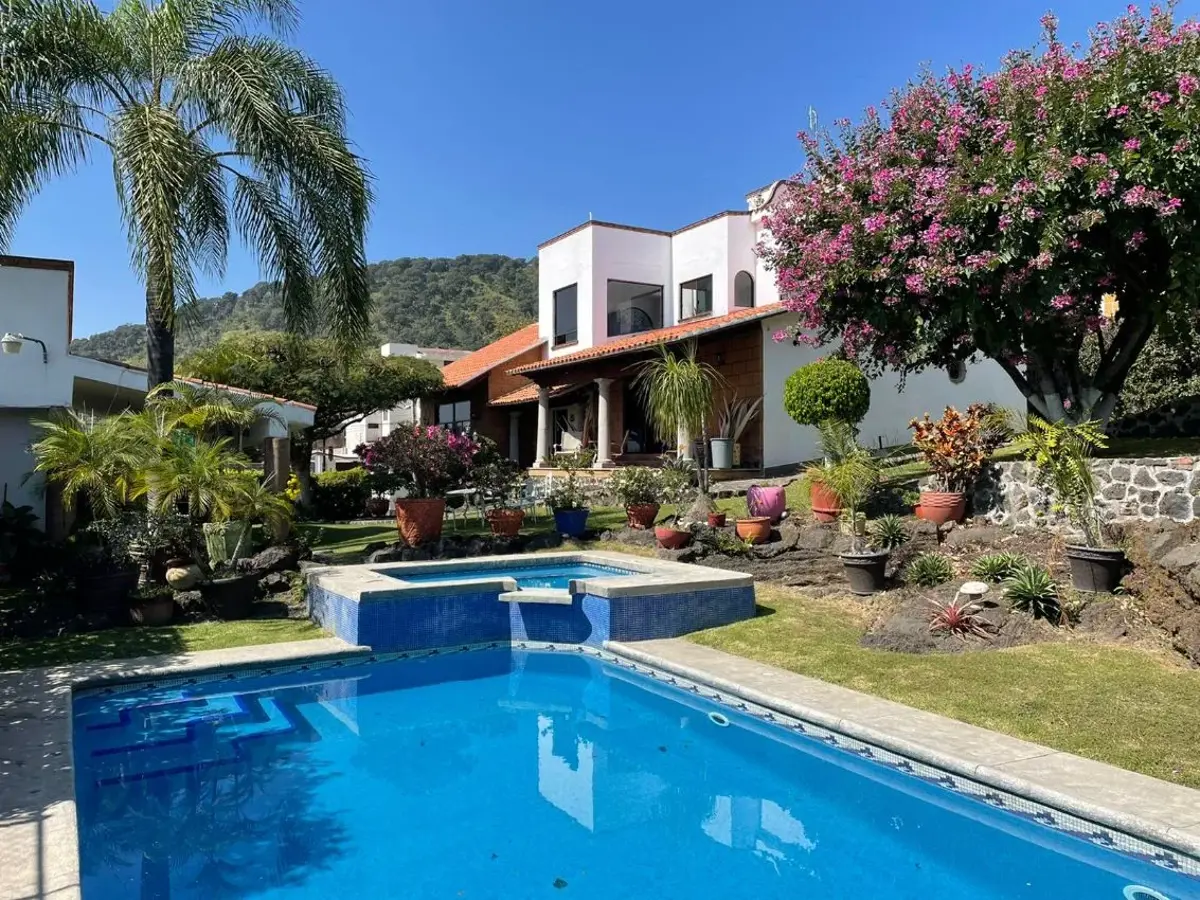 Casa en venta en Rodolfo López de Nava (Los Naranjos), Cuernavaca — foto 1 de 19
