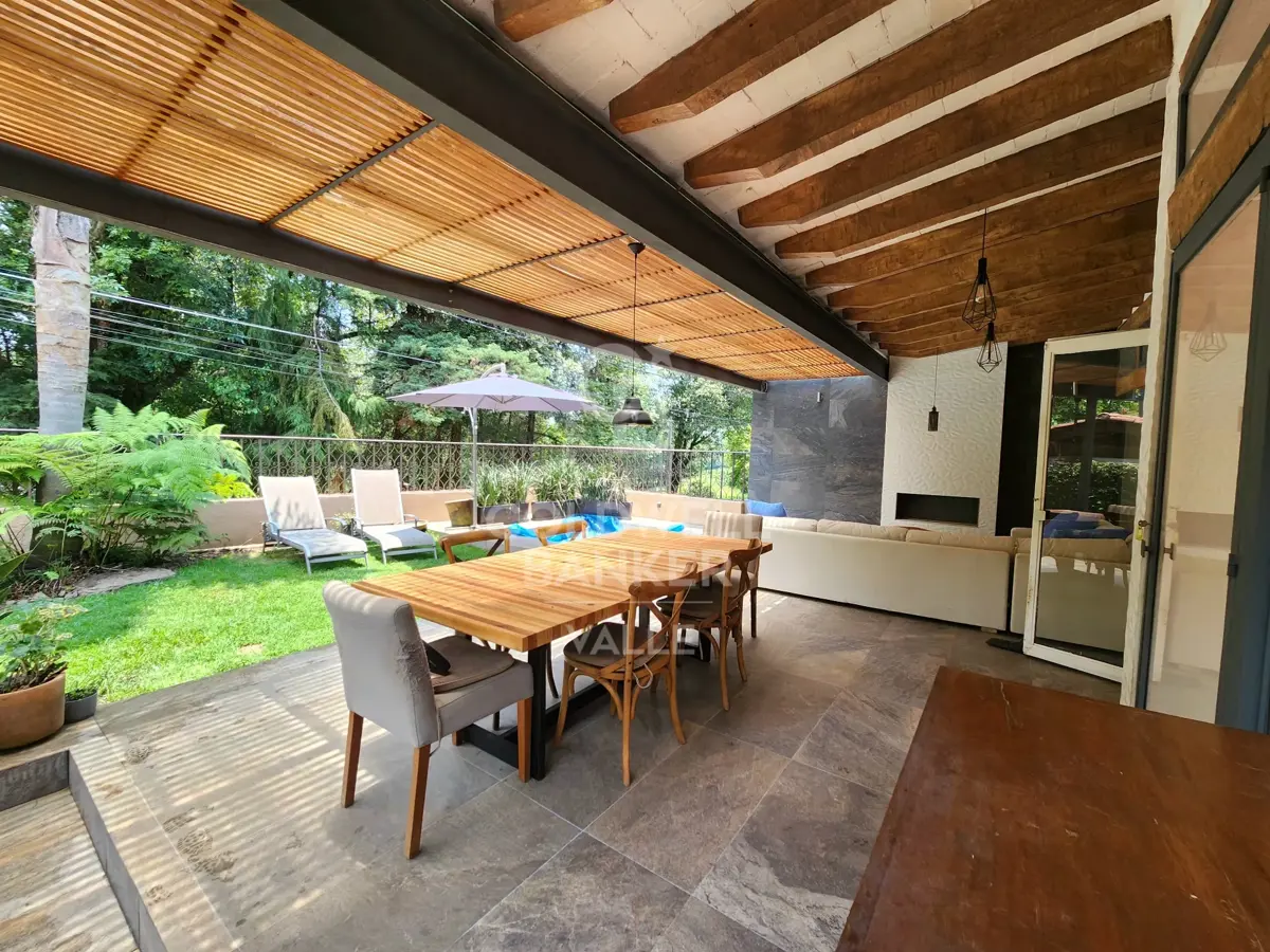 Casa en renta en Avandaro, Valle de Bravo — foto 1 de 36