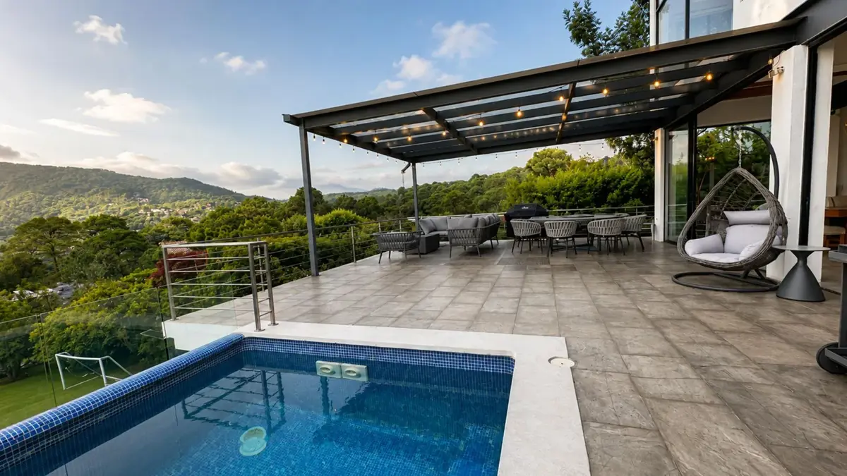 Casa en venta en Avandaro, Valle de Bravo — foto 1 de 31