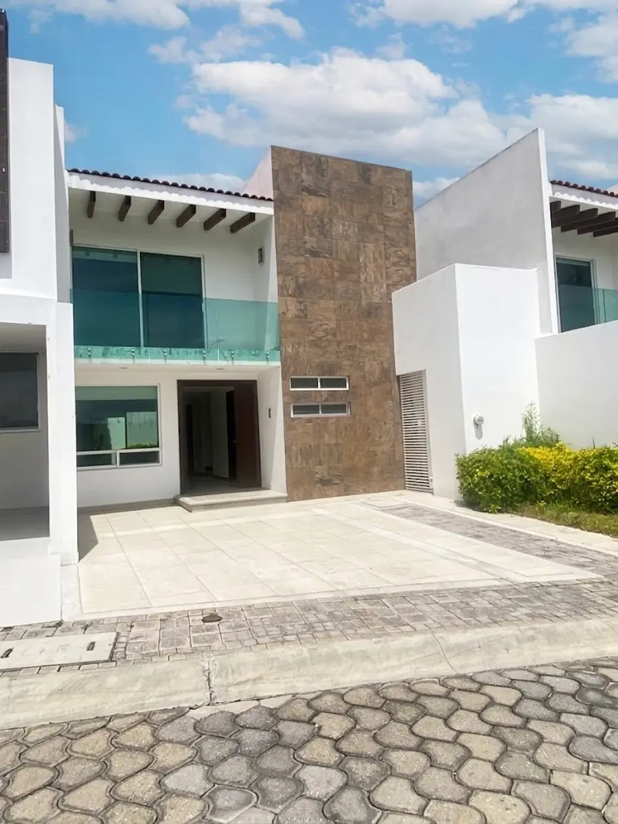 Casa en renta en Lomas de Angelópolis, San Andrés Cholula — foto 1 de 24